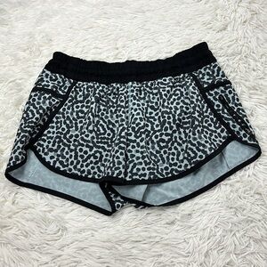 Lululemon Tracker Short III *4-way Stretch Ace Spot Tranquil Blue Black / Black